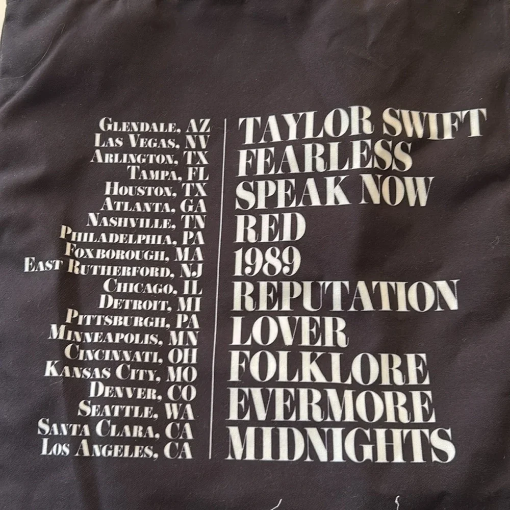 Taylor Swift The Eras Tour Tote Bag & Movie Exclusive Cup w 1989 (tv) CD - Picture 4 of 11